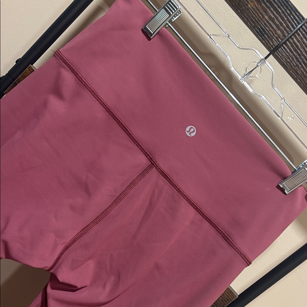 LULULEMON Mauve Cropped Leggings